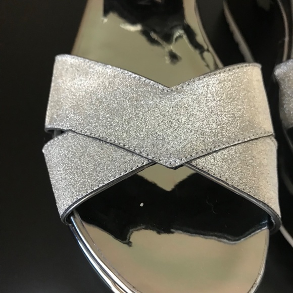 Stuart Weitzman Crosspath Pewter Glitterati  Platform Sandals .NWT.  Size 7N - Picture 3 of 9